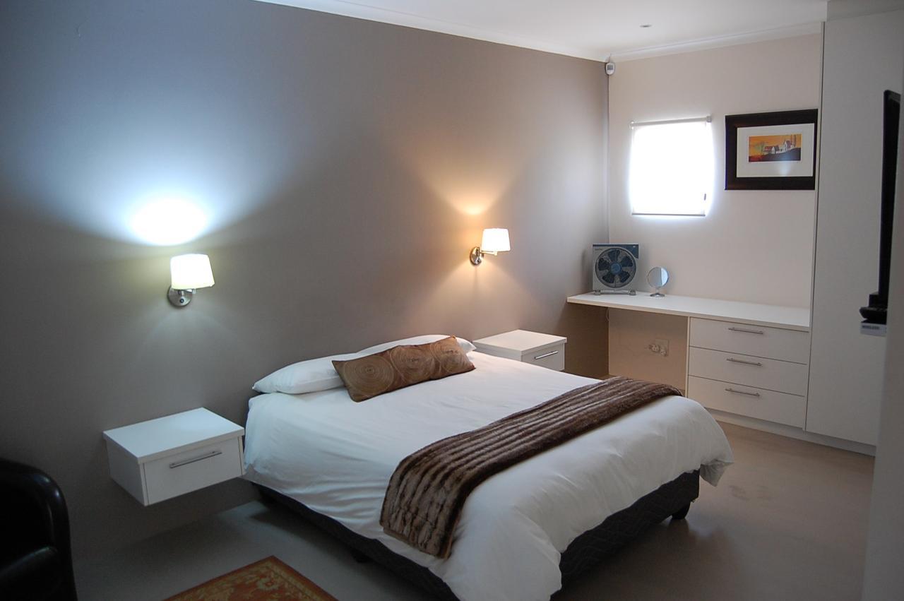 בית הארחה לאנגבאן 	Longacre Olive & Vineyard Estate מראה חיצוני תמונה